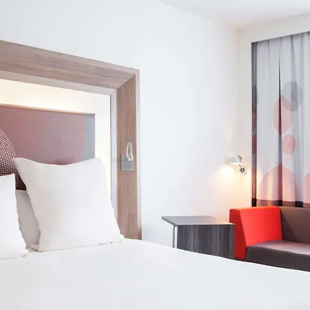 Novotel Newcastle Airport Exterior photo