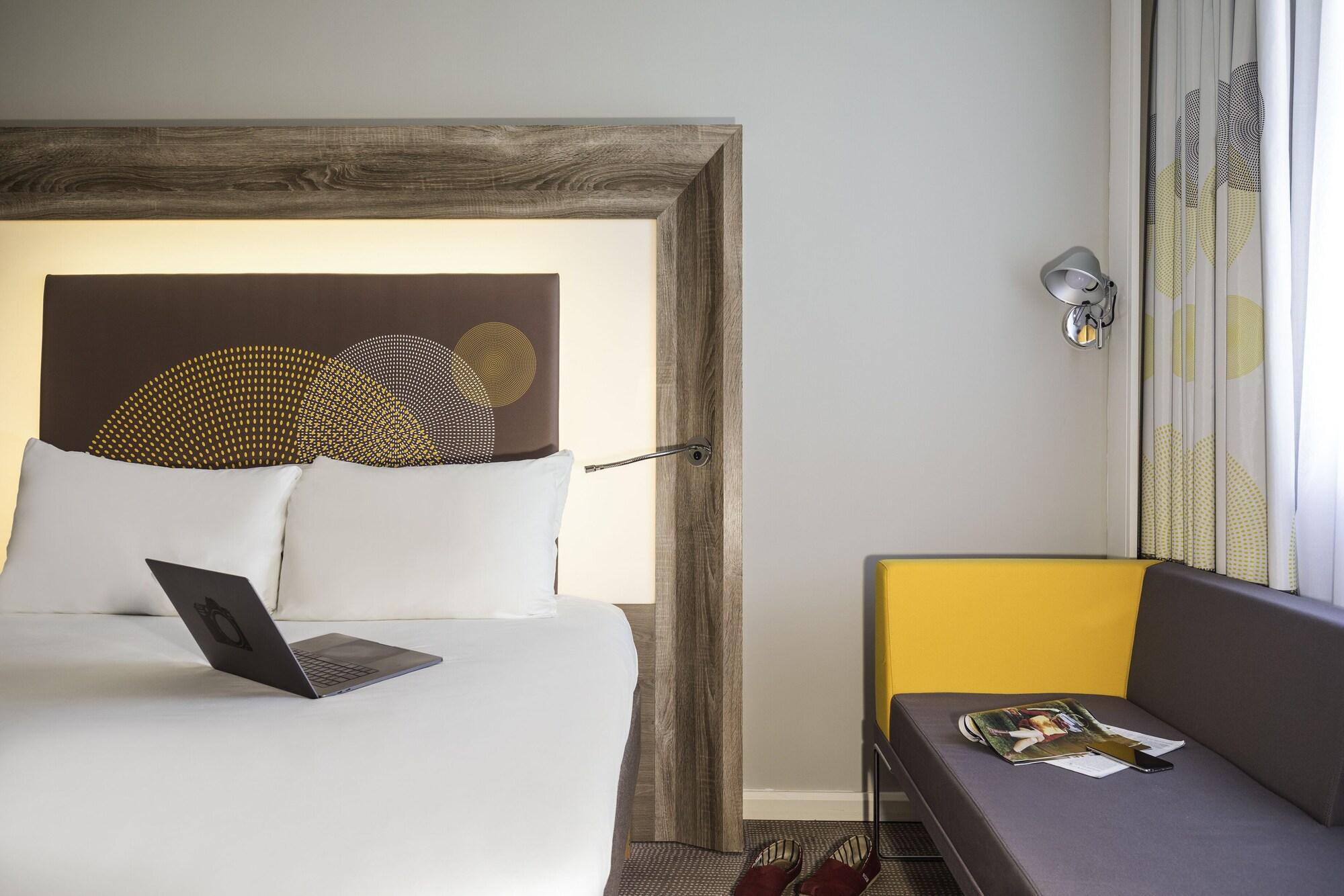 Отель Novotel Airport 4*