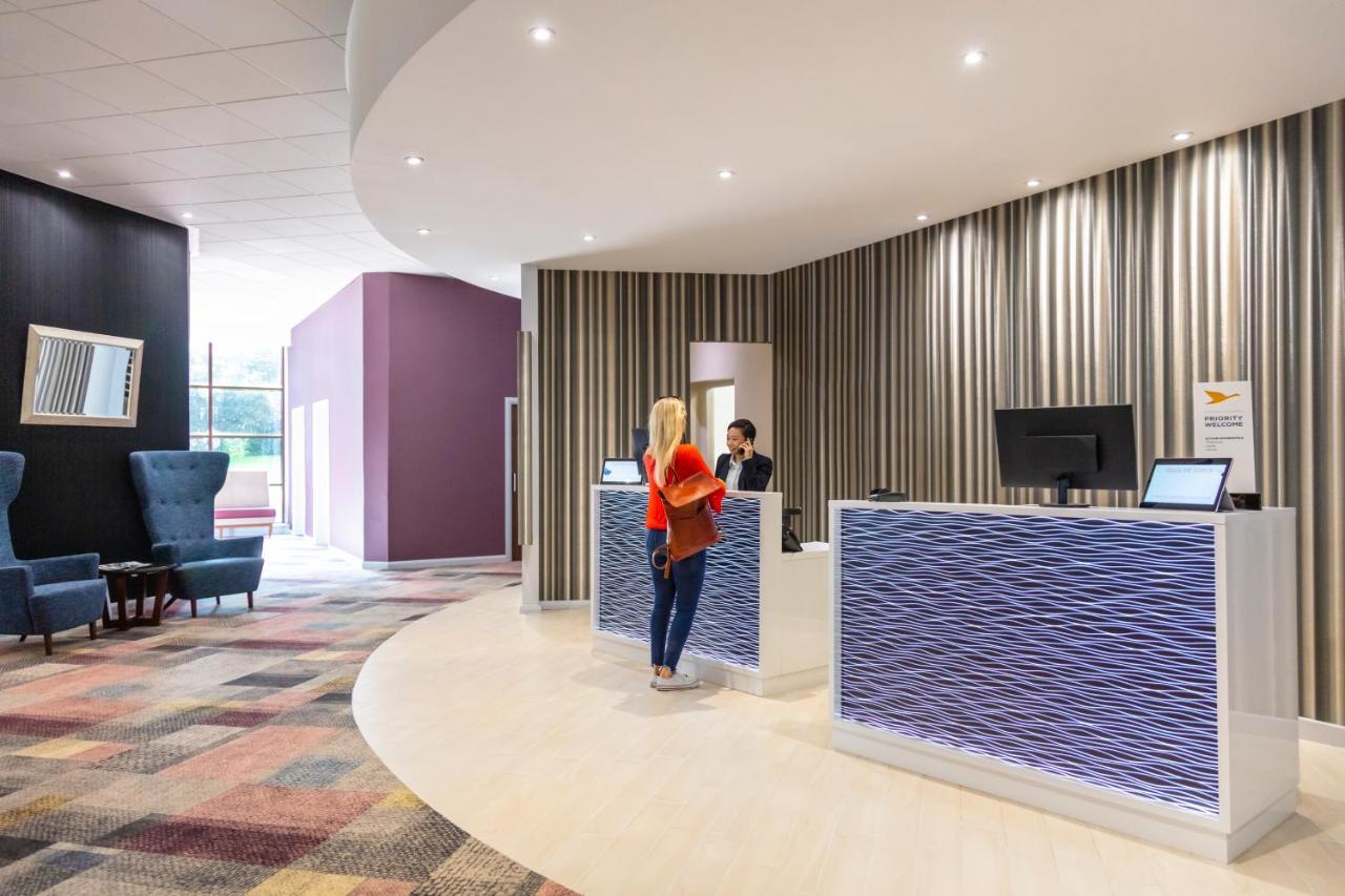 Отель Novotel Airport