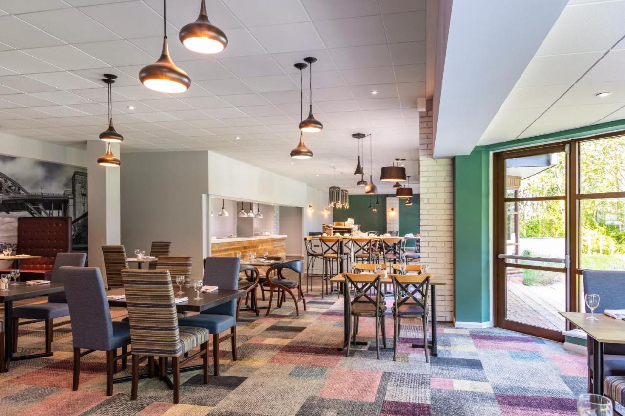 Novotel Airport Отель
